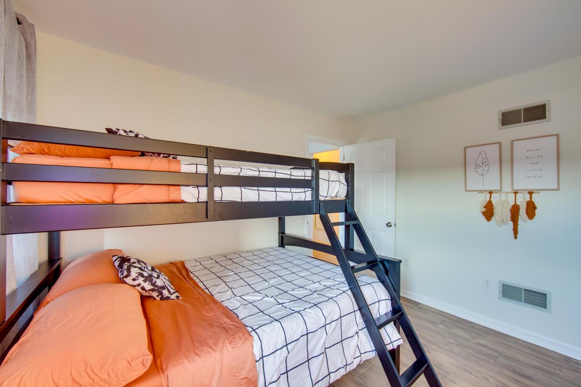 Townhome With Balcony! Ephrata