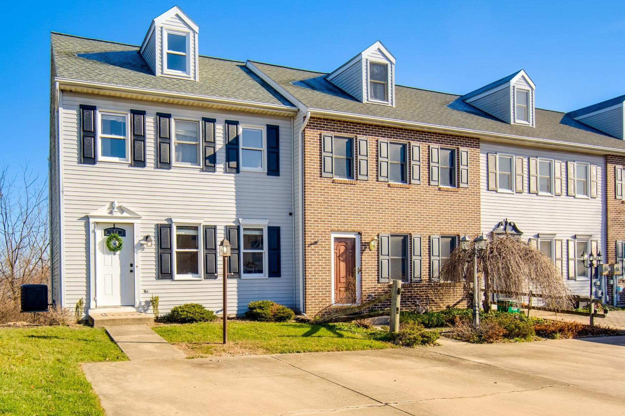 Ferienhaus Townhome With Balcony!