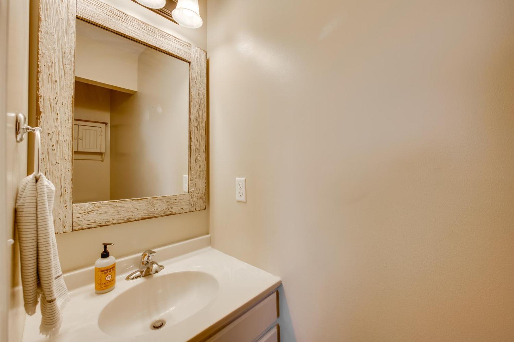 Townhome With Balcony!